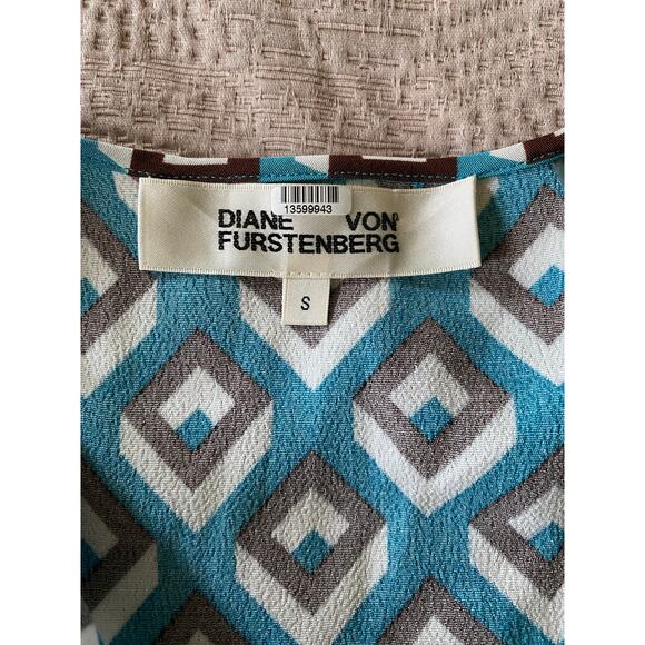 DIANE VON FURSTENBERG Avaya Blue Printed Dress Size Small - Picture 8 of 8